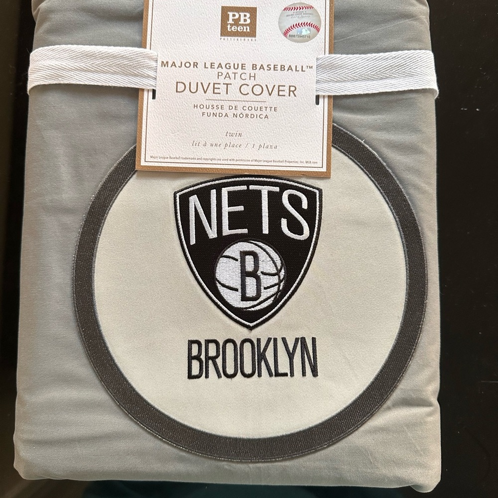 Pottery barn teen Brooklyn nets duvet cover